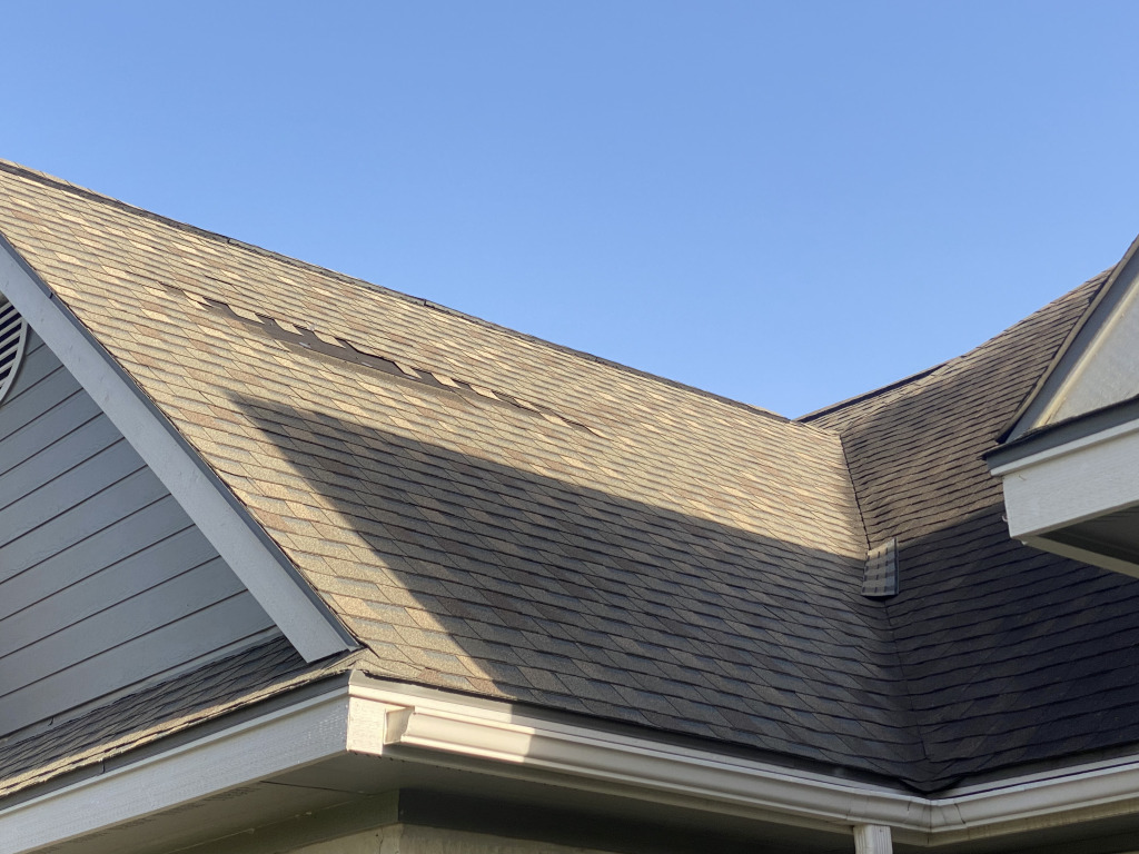2021/10(October)/Storm/1024x768_2021-10-28-Storm-1-Shingles-Damage.jpg