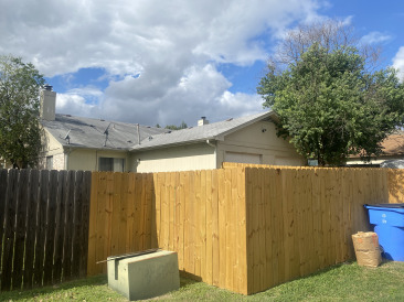 2021-11-02-Disraeli-Rental-House-Fence-Roof-pictures-01.jpg