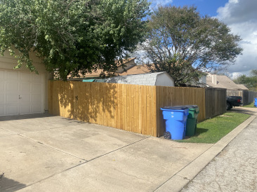 2021-11-02-Disraeli-Rental-House-Fence-Roof-pictures-03.jpg