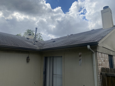 2021-11-02-Disraeli-Rental-House-Fence-Roof-pictures-08.jpg