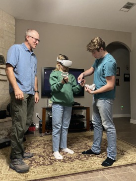 2021-11-25-Thanksgiving-5-Travis-Sydney-VR-Ian.JPG