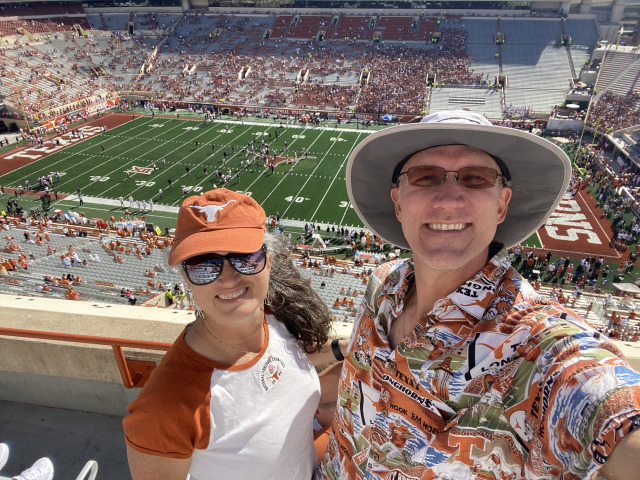 2021/BEST-OF/640x480_2021-09-25-UT-Football-06-Suzi-Travis-Suzi-Travis-GOOD.jpg