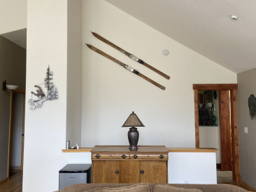 2021-07-20-Move-2-ski-Decorations-from-Mussatos-GOOD.jpg