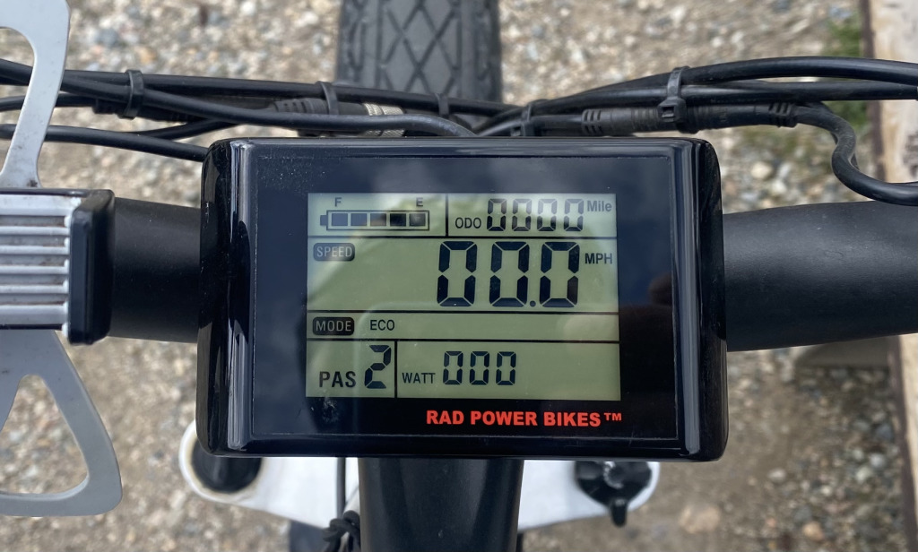 2021-05-30-RadRover-rolled-odometer-02-Flipped-after-6pt9-miles.jpg