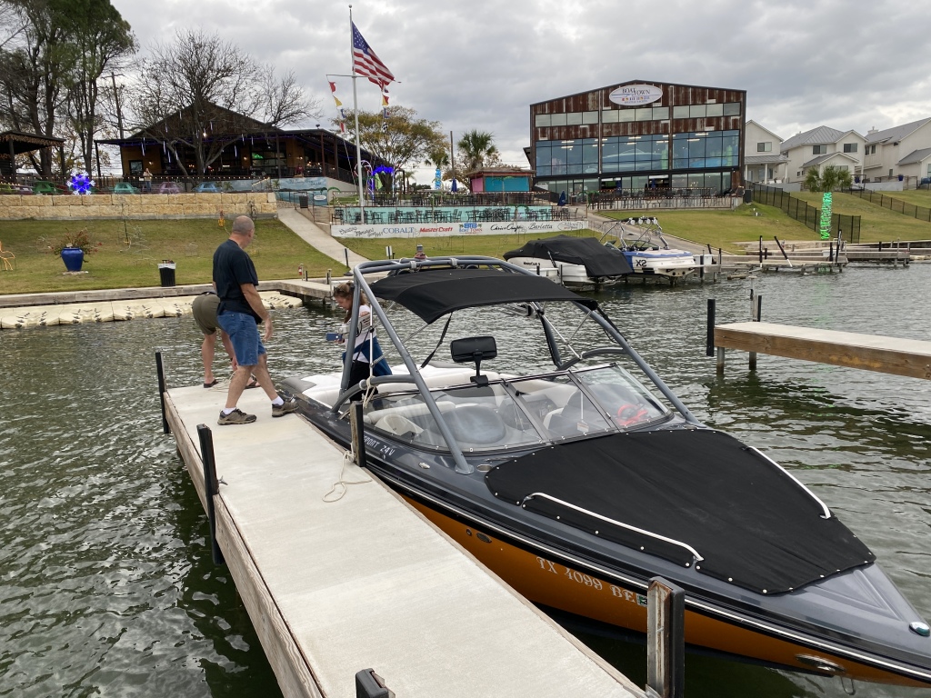 2022/01(January)/LakeLBJ-HydroFoil/1024x768_2021-12-05-Lake-LBJ-Hydrofoil-4-Shane.JPG
