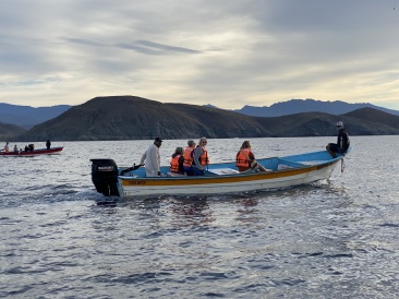 2022-01-23-Mexico-Los-Cubos-068-Whales-Janeen-Jan-Angie-Justin.JPG