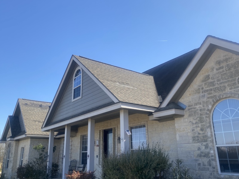 2022/01(January)/Misc/800x600_2022-01-18-Shingles-damage-2.JPG