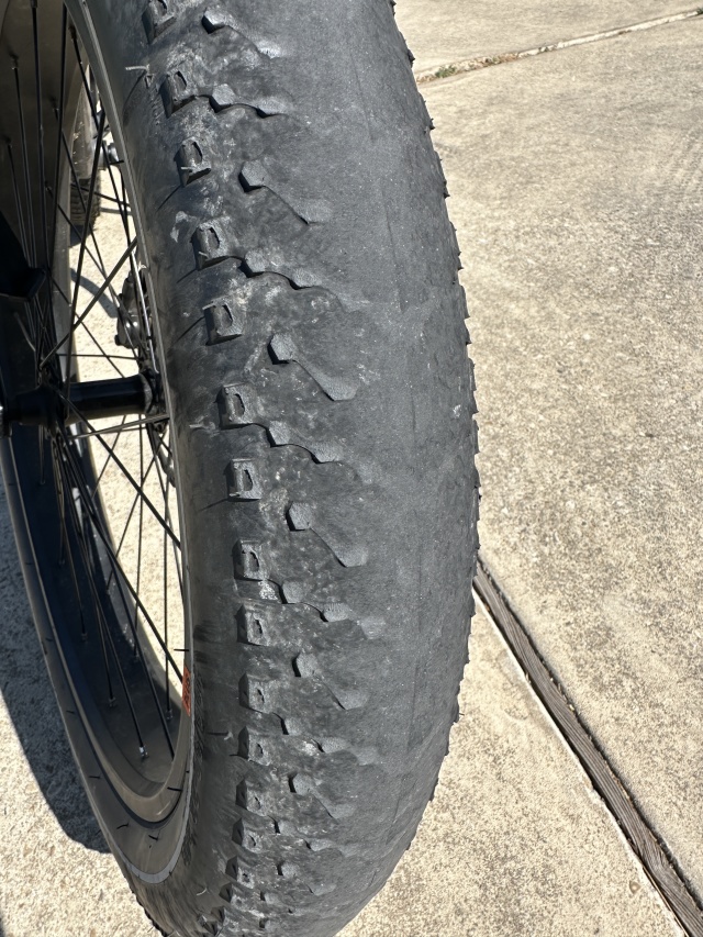 2022/01(January)/RadRover6-RadCity5/640x480_2022-10-13-RadBike-20-RadRover-New-Origin3-Tires.JPG