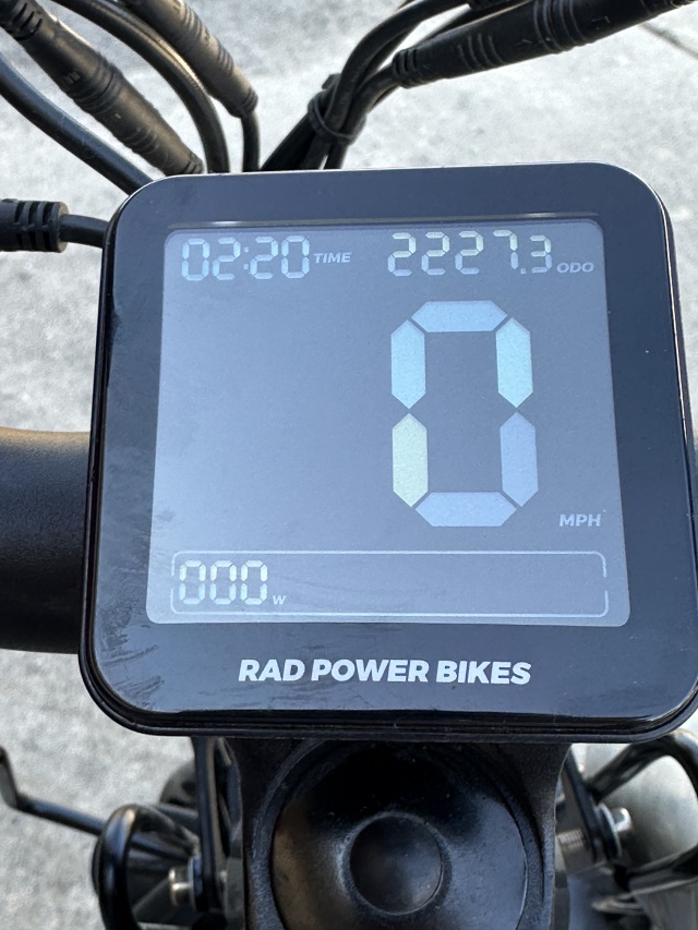 2022-10-13-RadBike-20-RadRover-New-Origin4-Tires-at-2227Miles.JPG