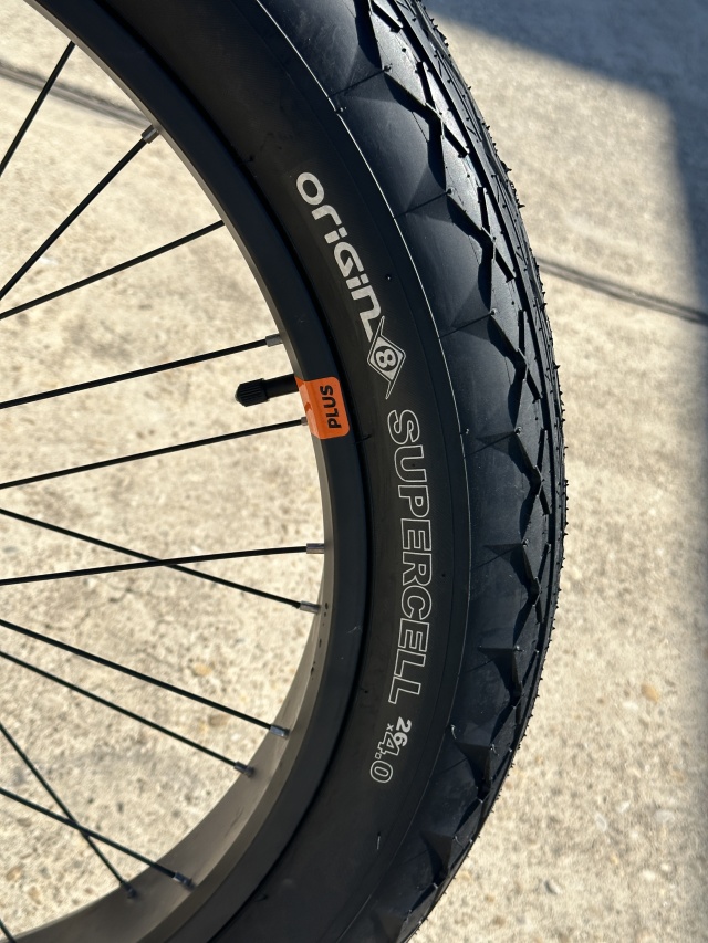 2022/01(January)/RadRover6-RadCity5/640x480_2022-10-13-RadBike-20-RadRover-New-Origin6-Tires.JPG