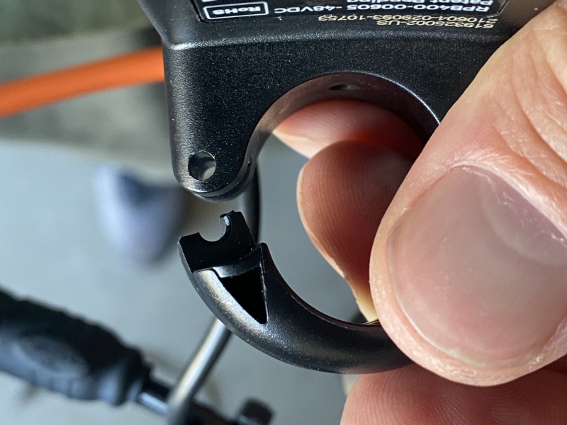 2022/01(January)/RadRover6-RadCity5/800x600_2021-12-12-RadBike-02-Broken-SpeedController-plastic.JPG