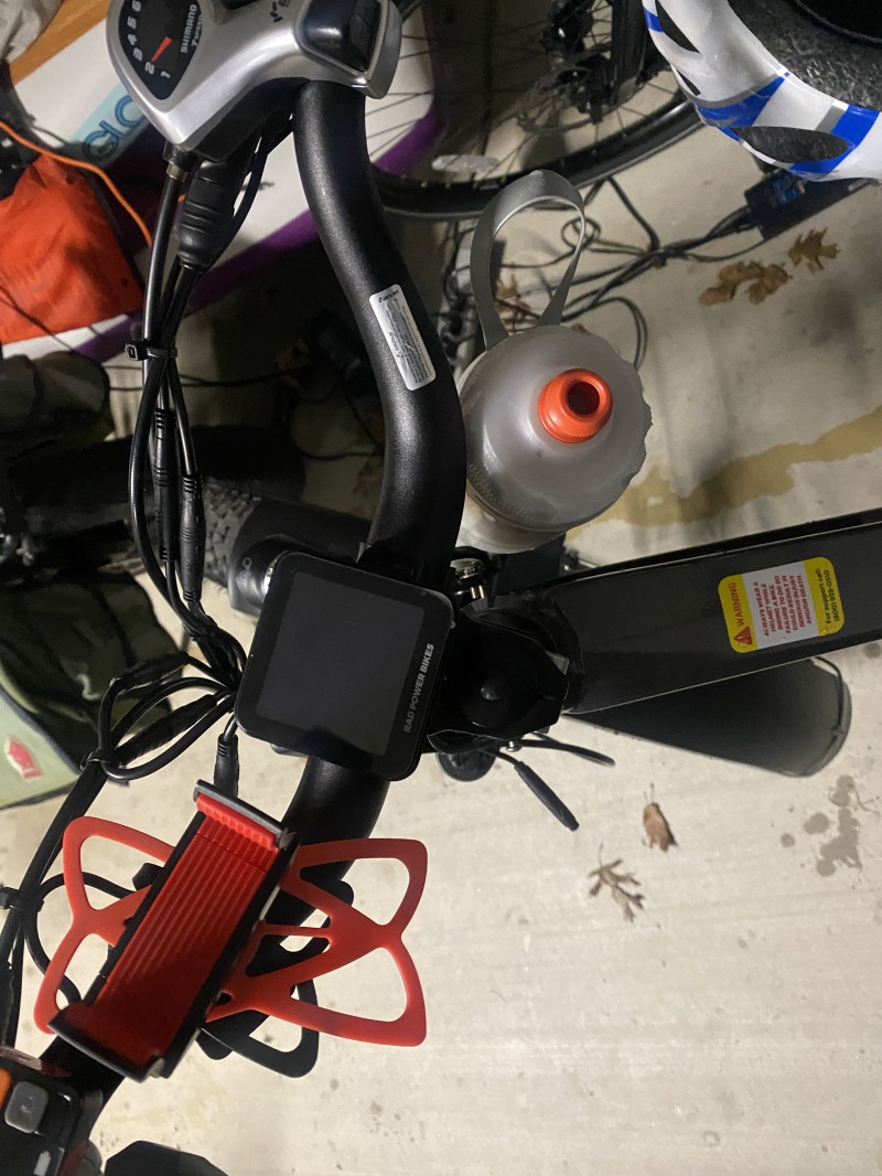 2022/01(January)/RadRover6-RadCity5/800x600_2021-12-18-RadBike-09-waterbottle-holder-installed.JPG