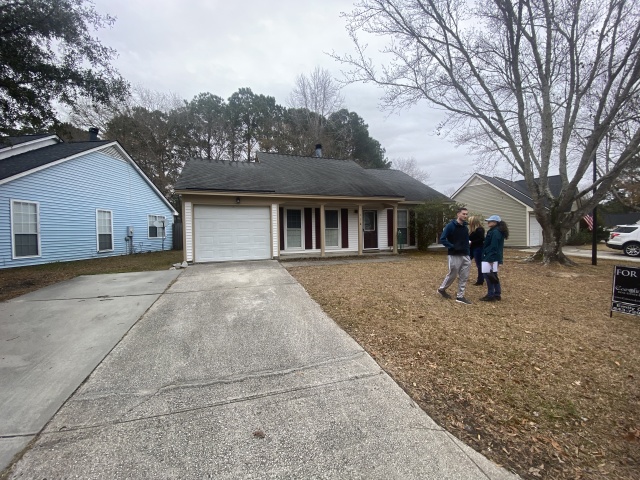 2022/02(February)/Chance-Navy-Graduation-House-Hunting/640x480_2022-02-06-House-Hunting-05.JPG