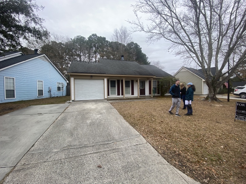 2022/02(February)/Chance-Navy-Graduation-House-Hunting/800x600_2022-02-06-House-Hunting-05.JPG