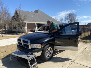 2022-03-01-Dodge-Replacing-Windshield-2.JPG