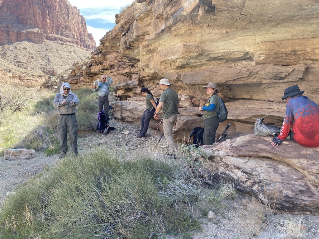 2022/03(March)/Grand-Canyon-Crew8787/1024x768_2022-03-16-Grand-Canyon-146-Carl-Guy-Addison-Ben-Nicole-Quade.JPG