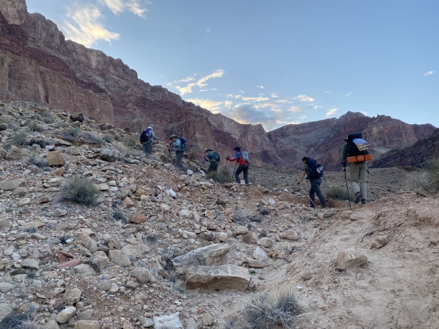 2022/03(March)/Grand-Canyon-Crew8787/640x480_2022-03-16-Grand-Canyon-107-Carl-Guy-Nicole-Quade-Addison-Ben.JPG