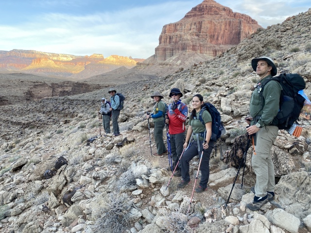 2022/03(March)/Grand-Canyon-Crew8787/640x480_2022-03-16-Grand-Canyon-111-Carl-Guy-Nicole-Quade-Addison-Ben.JPG