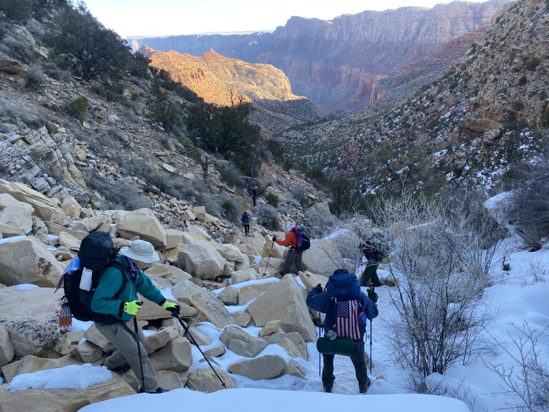 2022/03(March)/Grand-Canyon-Crew8787/800x600_2022-03-14-Grand-Canyon-052-Ben-Quade-Nicole-Carl-Addison-Guy.JPG