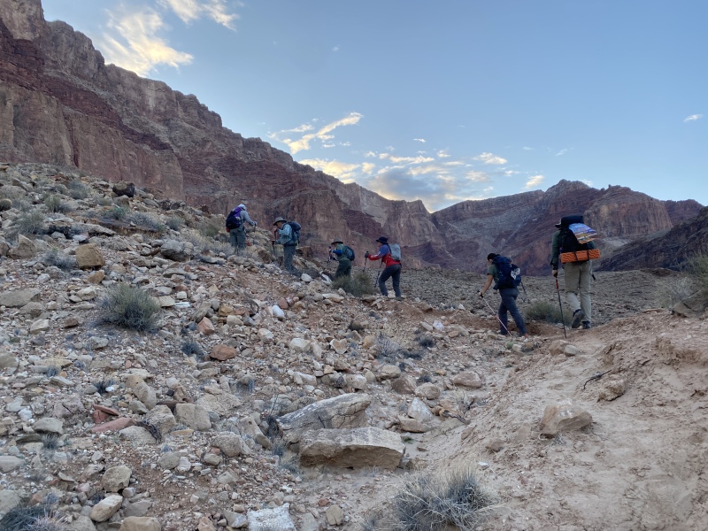 2022/03(March)/Grand-Canyon-Crew8787/800x600_2022-03-16-Grand-Canyon-107-Carl-Guy-Nicole-Quade-Addison-Ben.JPG