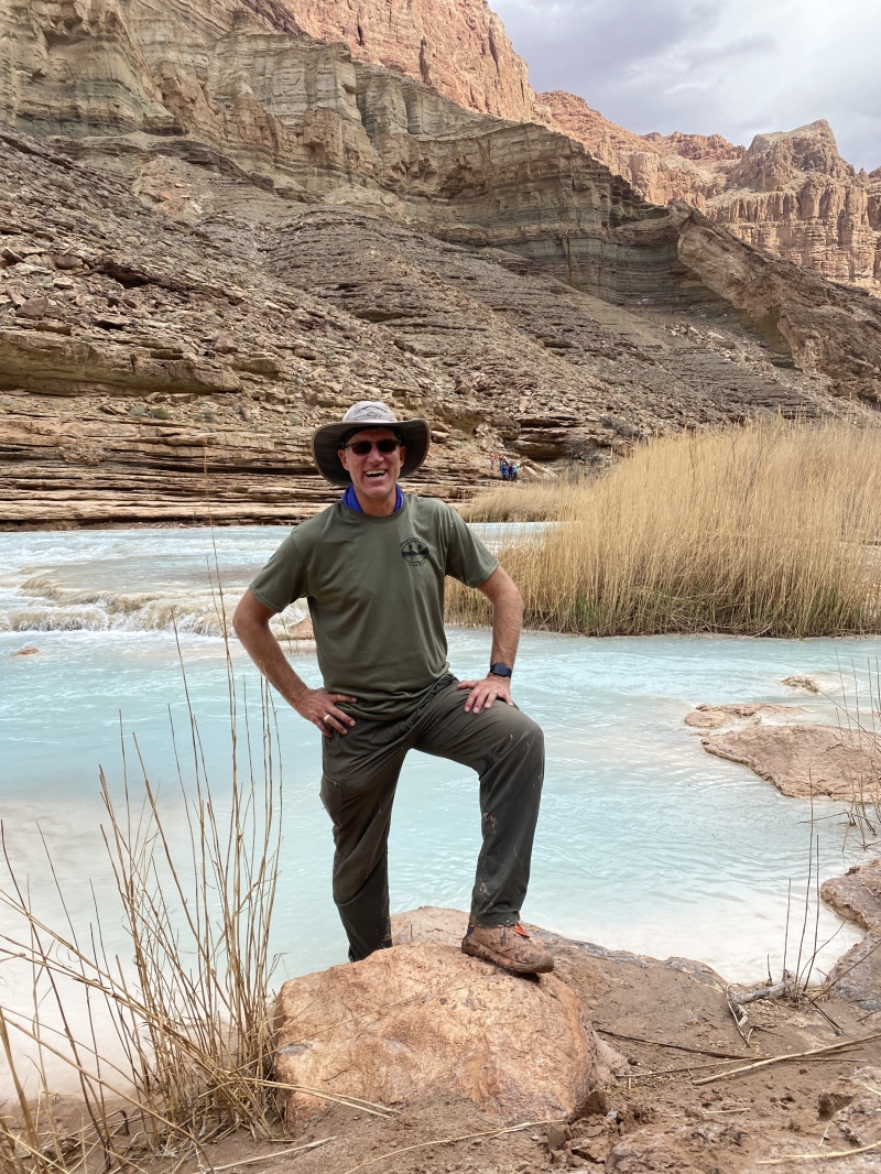 2022/03(March)/Grand-Canyon-Crew8787/800x600_2022-03-16-Grand-Canyon-159-Travis-muddy-shoes-GOOD.JPG