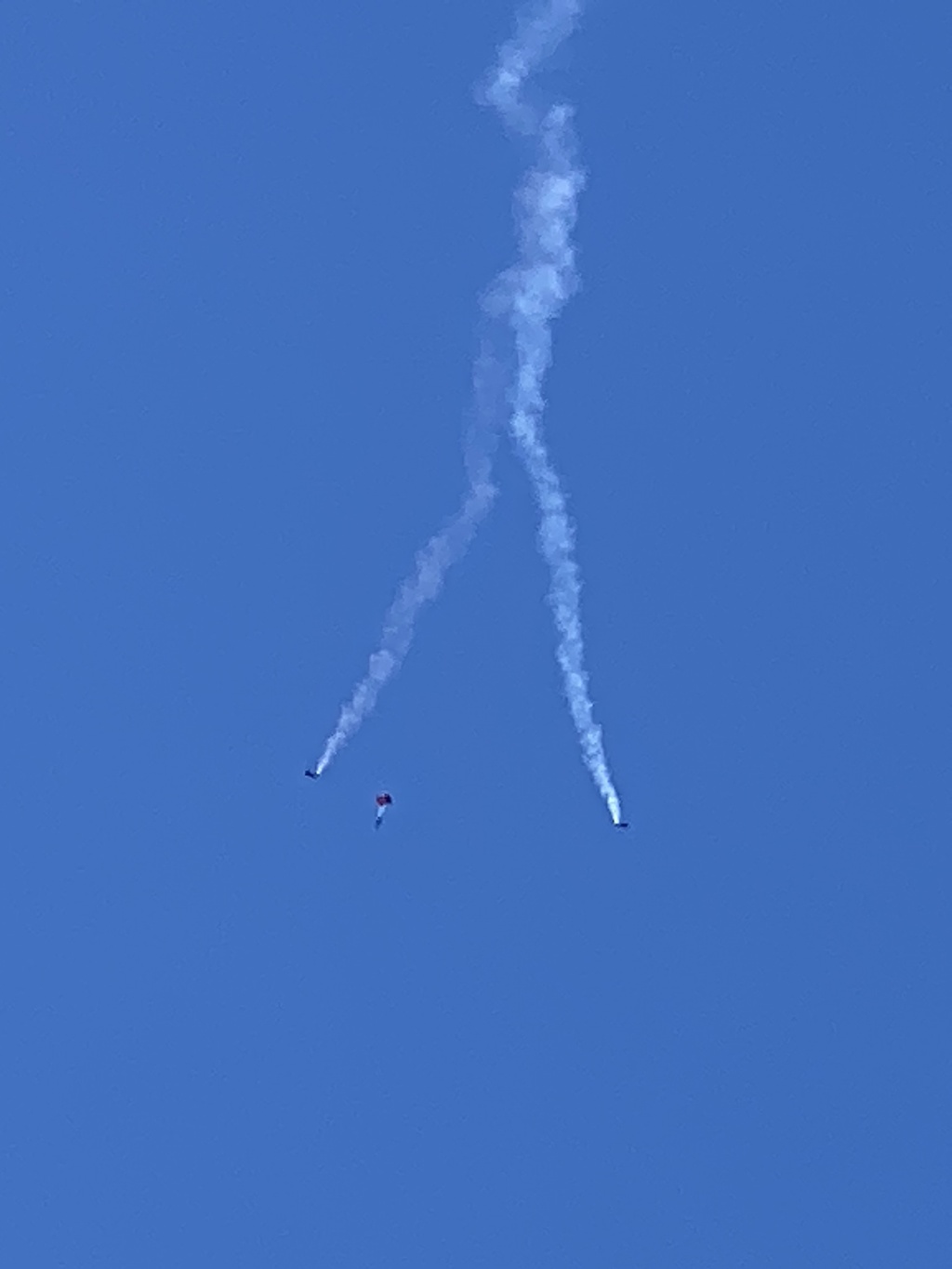 2022/04(April)/Blue-Angels-Airshow/1024x768_2022-04-10-Blue-Angeles-Charleston-SC-025.JPG