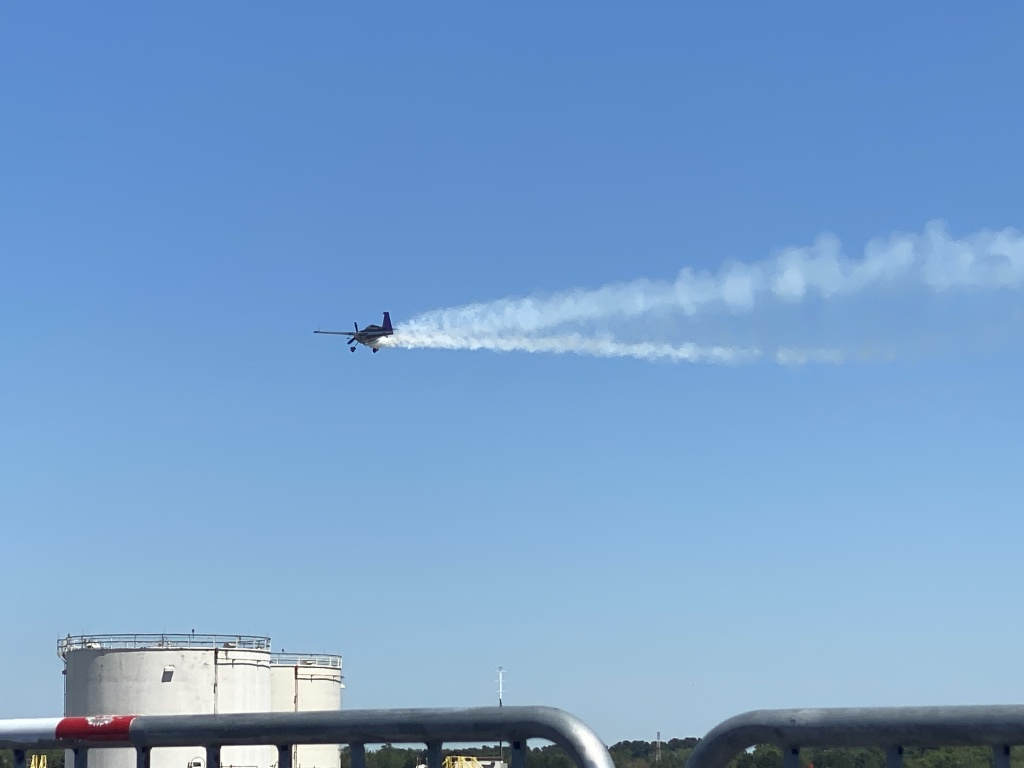 2022/04(April)/Blue-Angels-Airshow/1024x768_2022-04-10-Blue-Angeles-Charleston-SC-048.JPG