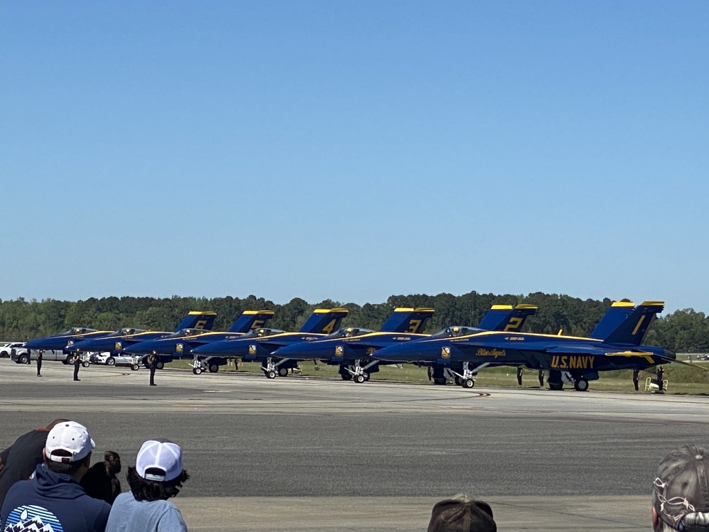 2022/04(April)/Blue-Angels-Airshow/1024x768_2022-04-10-Blue-Angeles-Charleston-SC-060.JPG