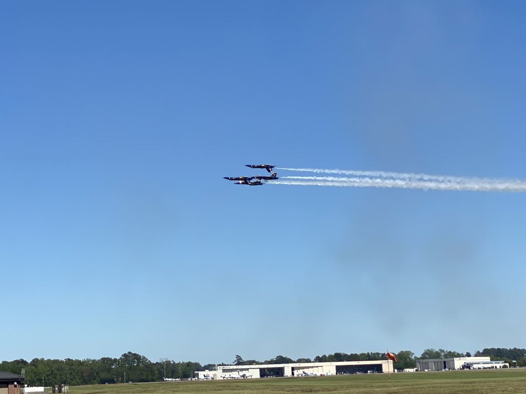2022/04(April)/Blue-Angels-Airshow/1024x768_2022-04-10-Blue-Angeles-Charleston-SC-070.JPG