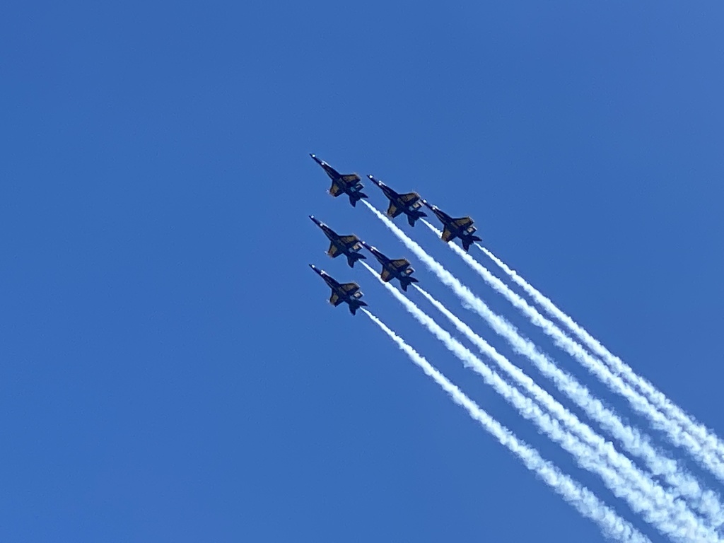 2022/04(April)/Blue-Angels-Airshow/1024x768_2022-04-10-Blue-Angeles-Charleston-SC-085.JPG