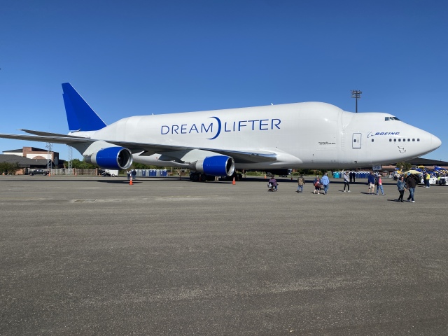 2022/04(April)/Blue-Angels-Airshow/640x480_2022-04-10-Blue-Angeles-Charleston-SC-008.JPG
