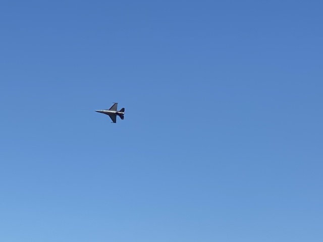 2022/04(April)/Blue-Angels-Airshow/640x480_2022-04-10-Blue-Angeles-Charleston-SC-053.JPG