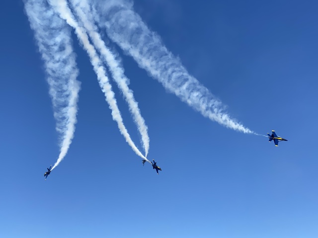 2022/04(April)/Blue-Angels-Airshow/640x480_2022-04-10-Blue-Angeles-Charleston-SC-079.JPG