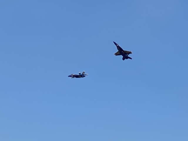 2022/04(April)/Blue-Angels-Airshow/640x480_2022-04-10-Blue-Angeles-Charleston-SC-082.JPG