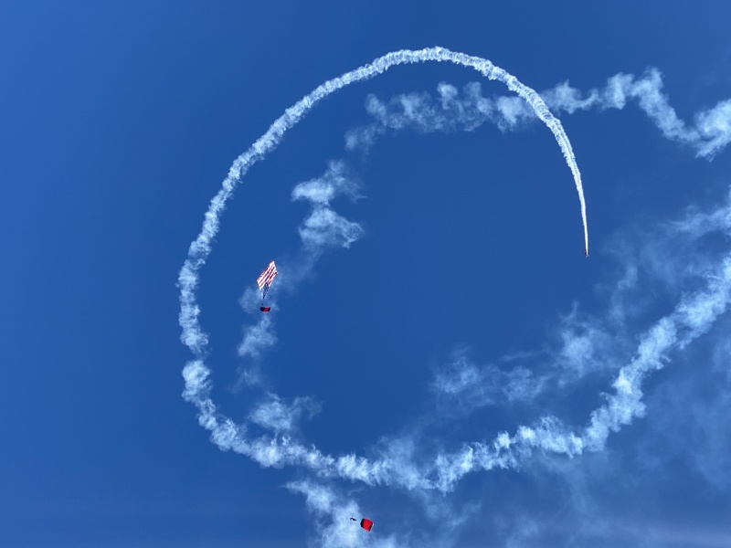 2022/04(April)/Blue-Angels-Airshow/800x600_2022-04-10-Blue-Angeles-Charleston-SC-027.JPG