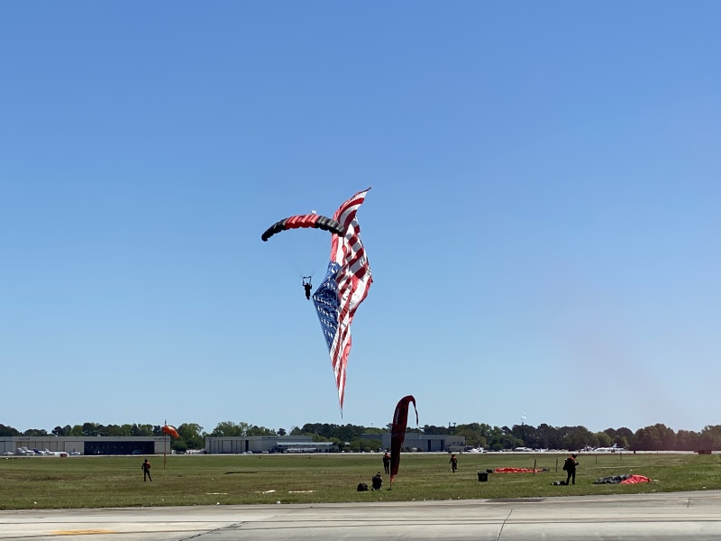 2022/04(April)/Blue-Angels-Airshow/800x600_2022-04-10-Blue-Angeles-Charleston-SC-030.JPG