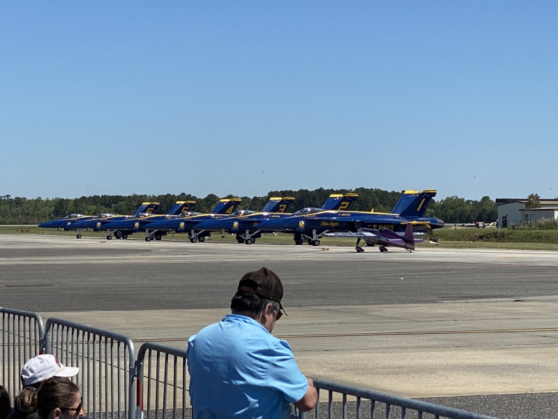 2022/04(April)/Blue-Angels-Airshow/800x600_2022-04-10-Blue-Angeles-Charleston-SC-032.JPG