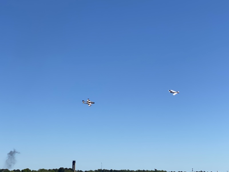 2022/04(April)/Blue-Angels-Airshow/800x600_2022-04-10-Blue-Angeles-Charleston-SC-049.JPG