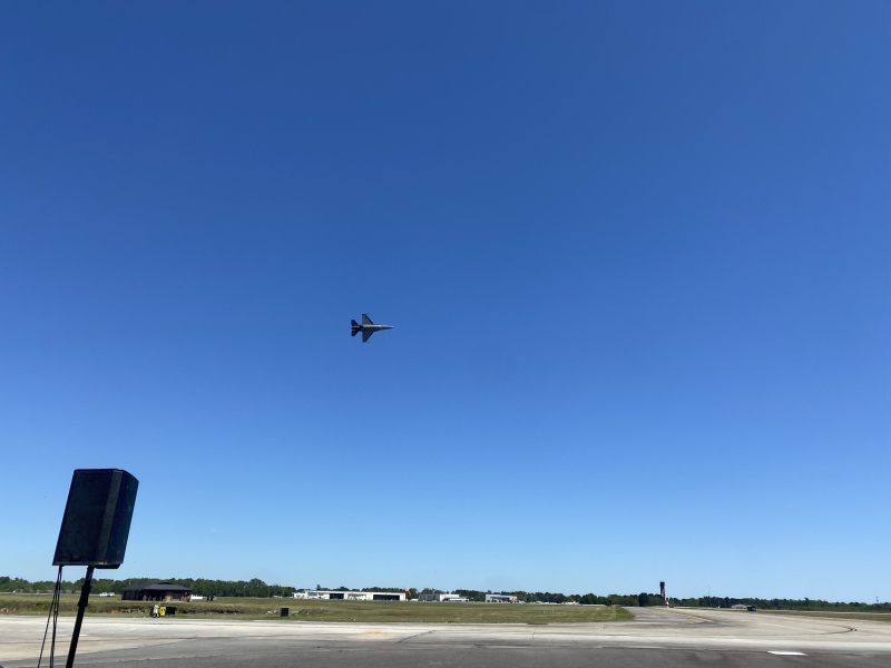2022/04(April)/Blue-Angels-Airshow/800x600_2022-04-10-Blue-Angeles-Charleston-SC-052.JPG
