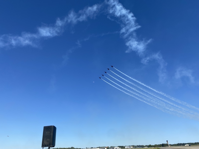 2022/04(April)/Blue-Angels-Airshow/800x600_2022-04-10-Blue-Angeles-Charleston-SC-075.JPG