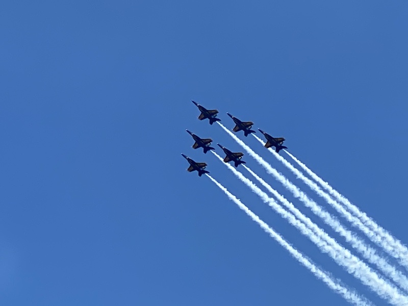 2022/04(April)/Blue-Angels-Airshow/800x600_2022-04-10-Blue-Angeles-Charleston-SC-083.JPG