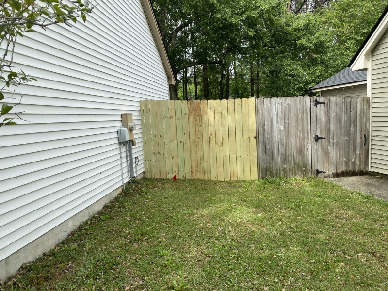 2022-04-16-Chance-1st-House-53-side-fence.JPG