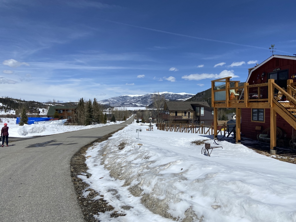 2022/04(April)/Loveland-Colorado/1024x768_2022-03-31-Colorado-10-LakeView-Circle.JPG