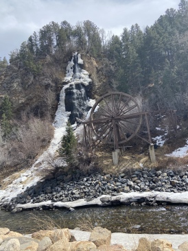 2022-04-03-Colorado-24-waterfall.JPG