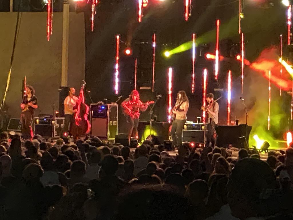 2022/04(April)/Misc/1024x768_2022-04-22-Billy-Strings-Concert-4.JPG
