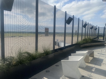 2022-04-18-VA-SAVD-Tulsa-01-Austin-airport-outside-terrace.JPG