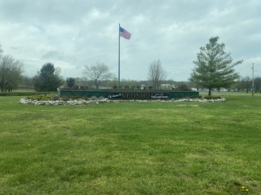 2022-04-21-VA-SAVD-Neosho-14-Worlds-Largest-Flowerbox.JPG