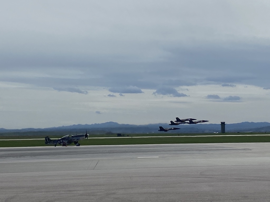 2022/05(May)/BlueAngels-Ellis-AFB/1024x768_2022-05-14-Blue-Angels-Ellis-AFB-098.JPG