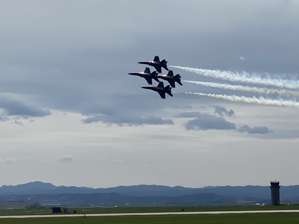 2022/05(May)/BlueAngels-Ellis-AFB/1024x768_2022-05-14-Blue-Angels-Ellis-AFB-104.JPG