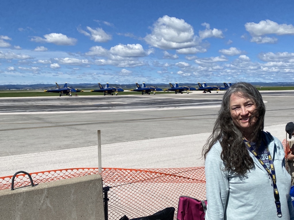 2022/05(May)/BlueAngels-Ellis-AFB/1024x768_2022-05-15-Blue-Angels-Ellis-AFB-041-Suzi.JPG